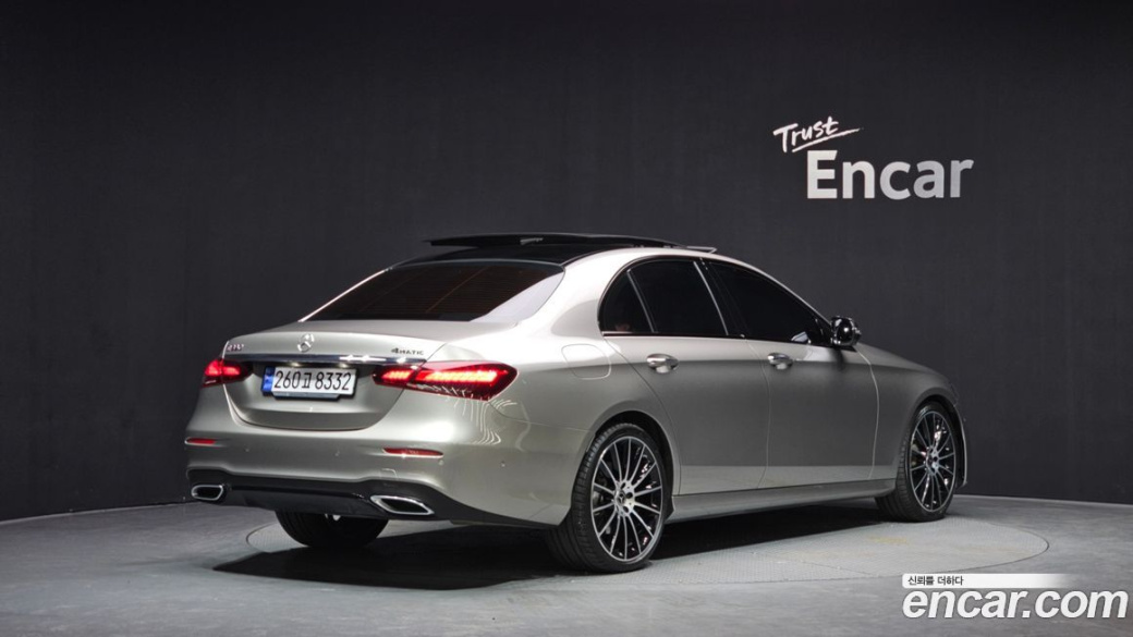Mercedes-Benz E-Class E350 4MATIC AMG Line, 2023