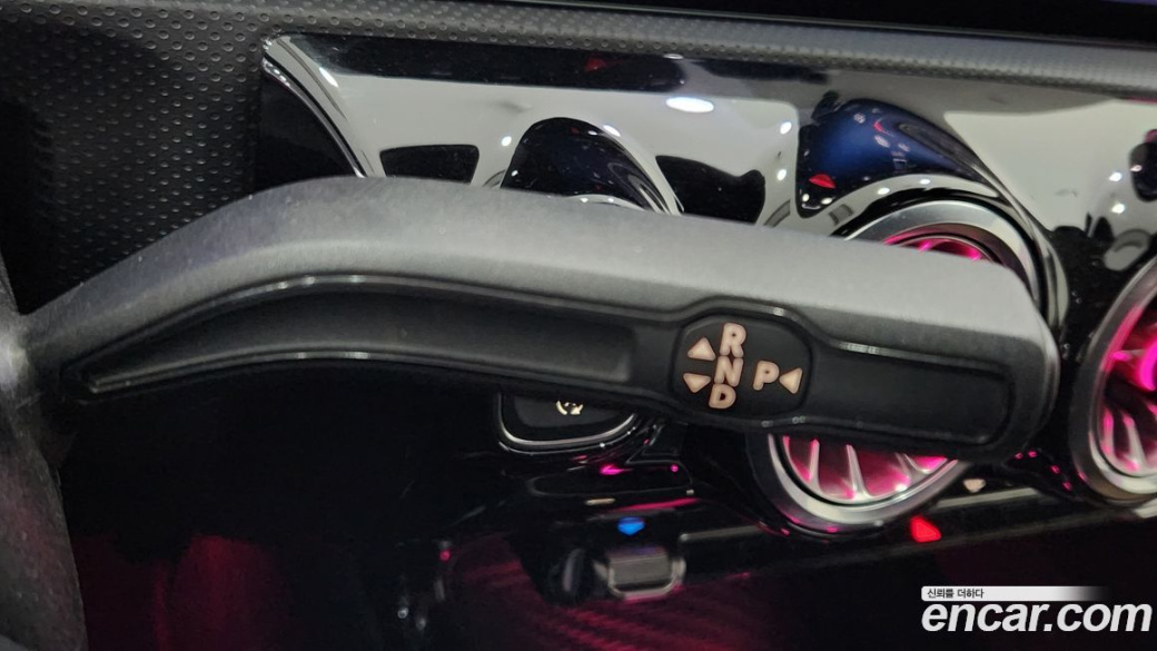Mercedes-Benz CLA-Class CLA250 4MATIC, 2025