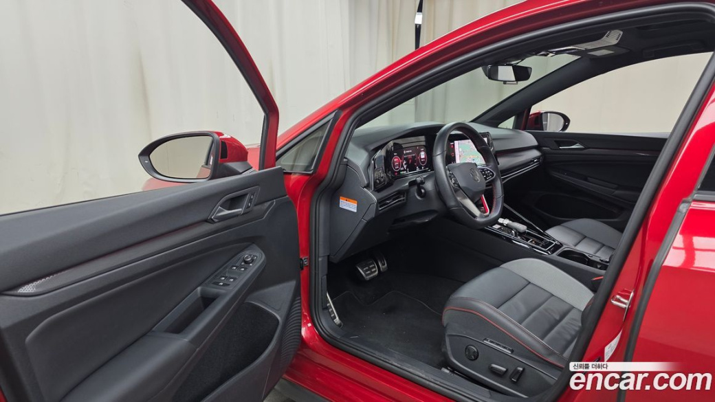 Volkswagen Golf 2.0 GTI, 2024