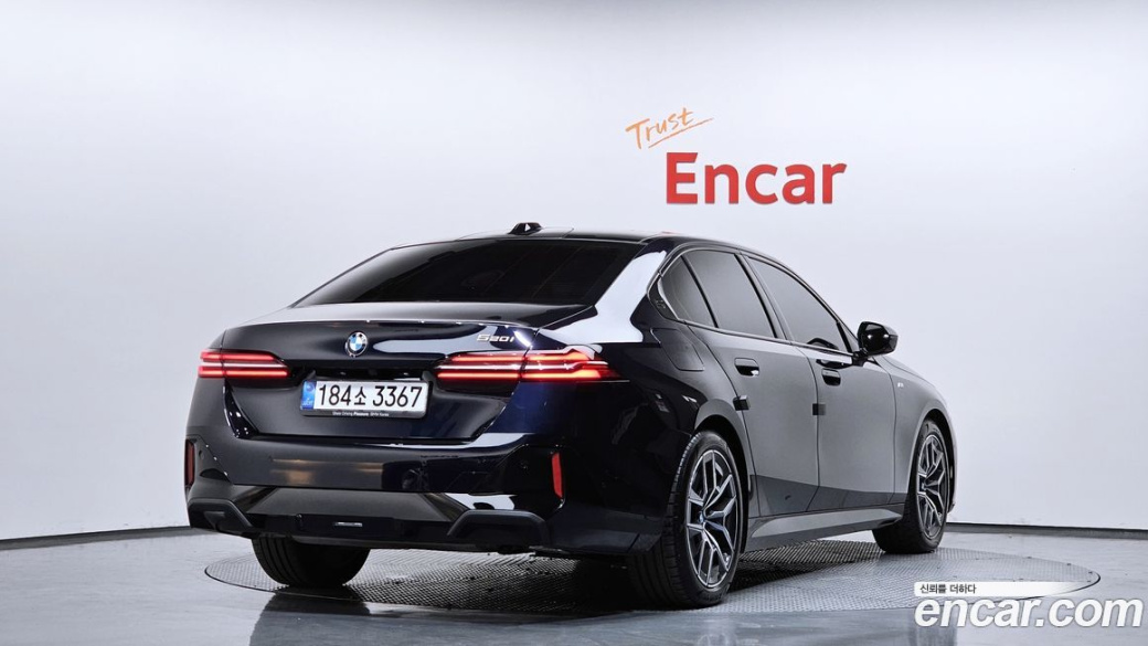BMW 5-Series 520i M Sport, 2025