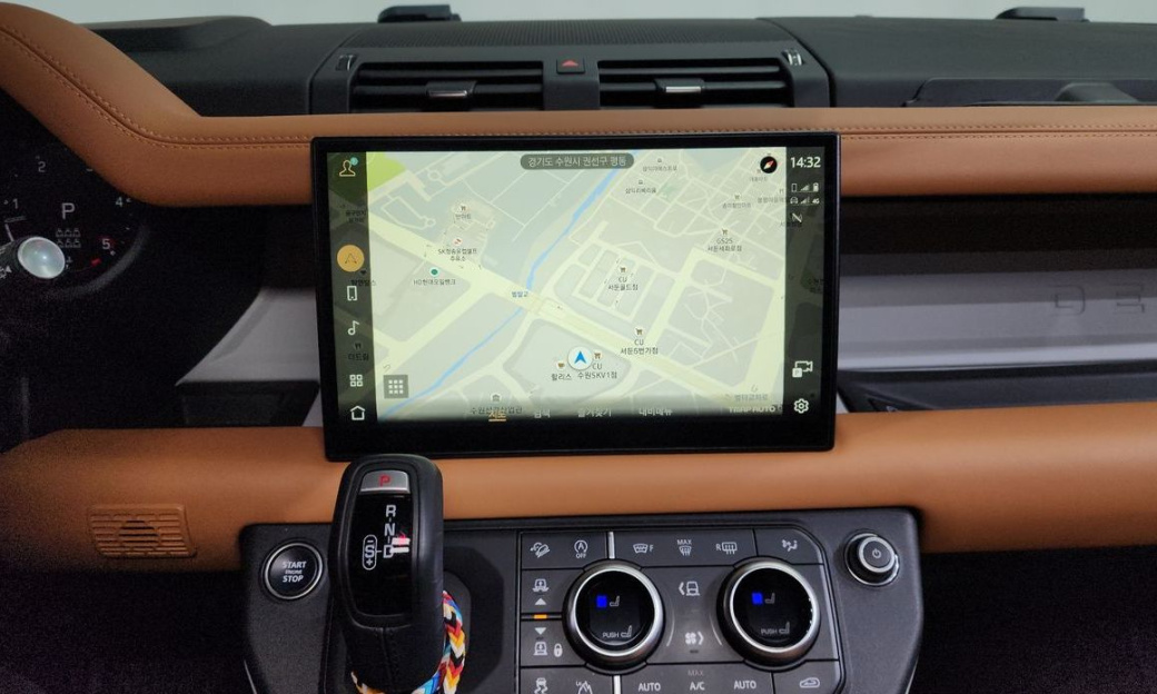 Land Rover Defender 130 D300 X-Dynamic HSE, 2023