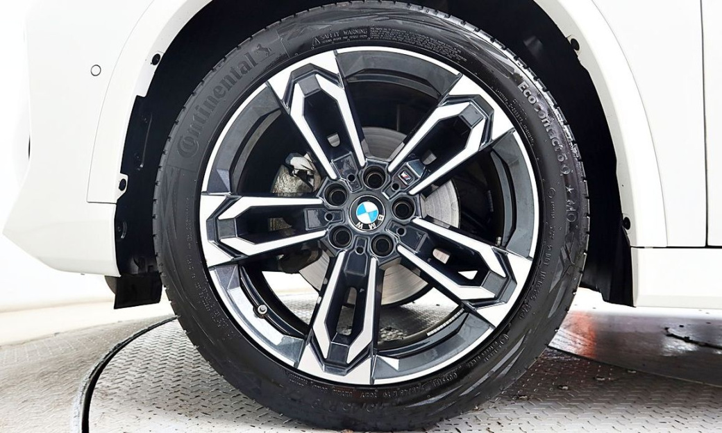 BMW X1 xDrive 20i M Sport, 2024