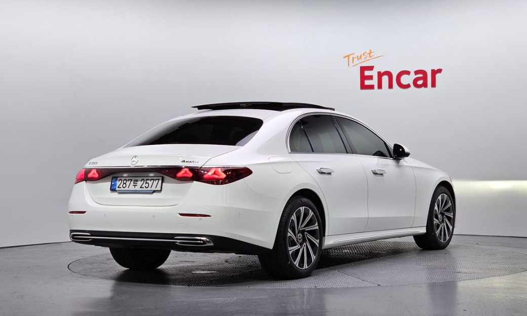 Mercedes-Benz E-Class E300 4MATIC Exclusive, 2024