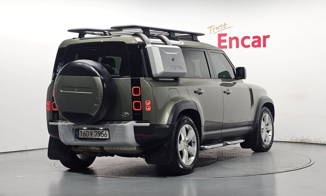 Land Rover Defender 110 D300 HSE, 2022