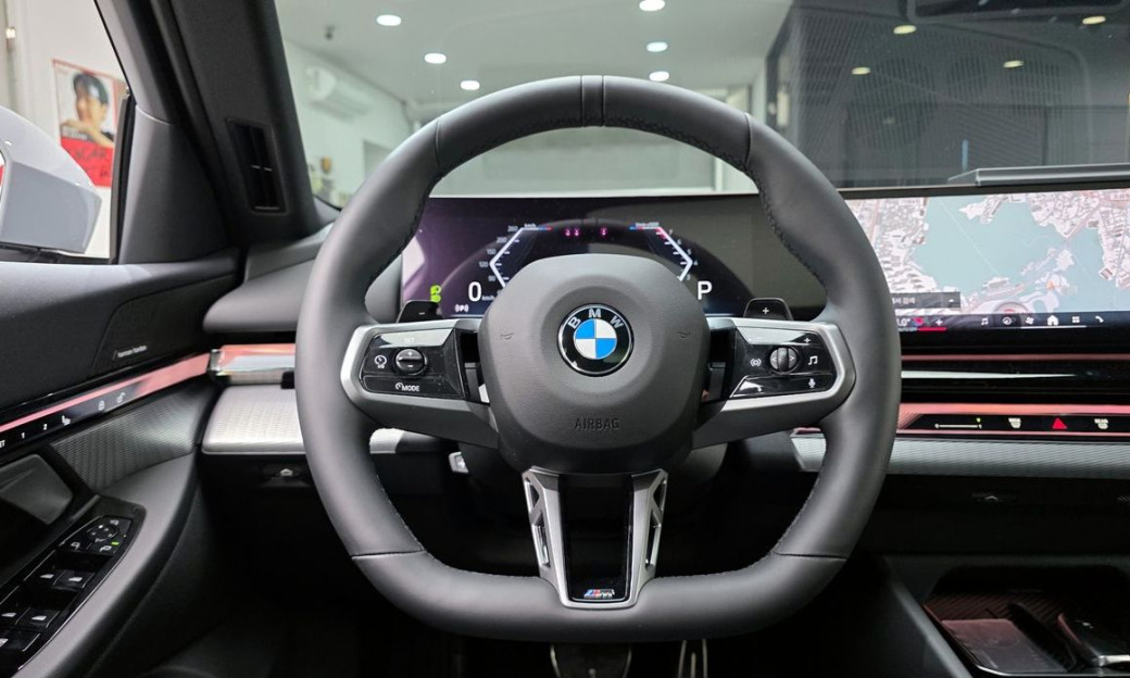BMW 5-Series 520i M Sport, 2025