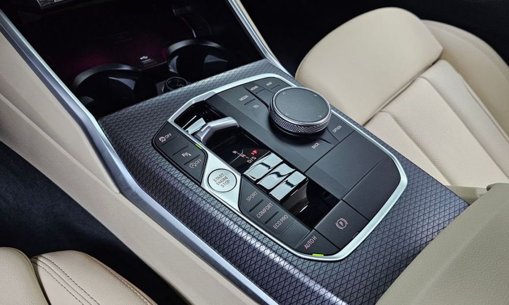 BMW 3-Series 320i M Sport, 2024
