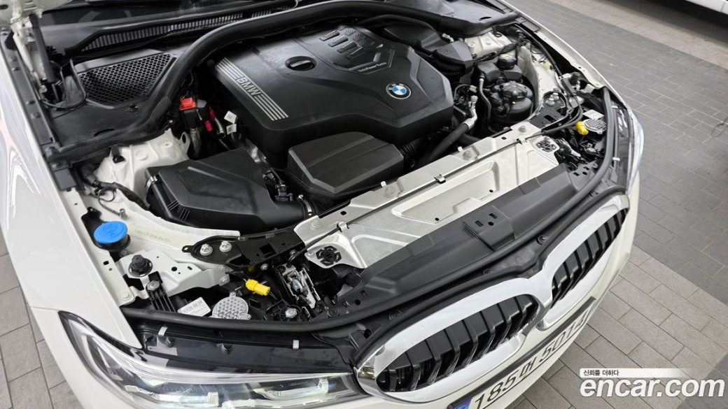 BMW 3-Series 320i M Sport, 2022