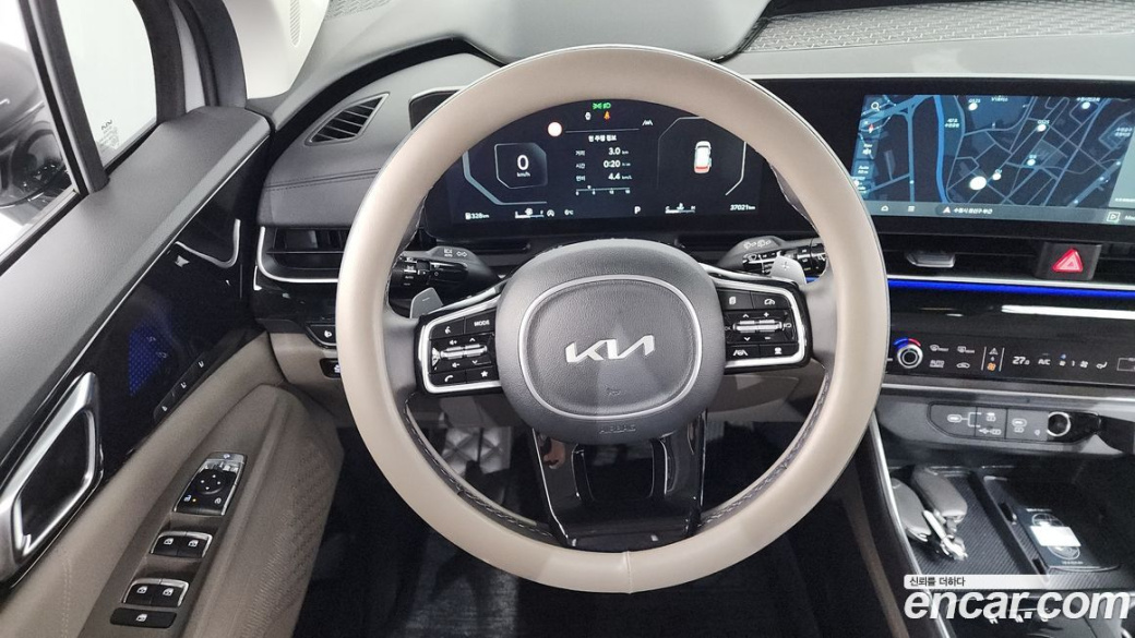 Kia Carnival 9-Seater Gravity, 2024
