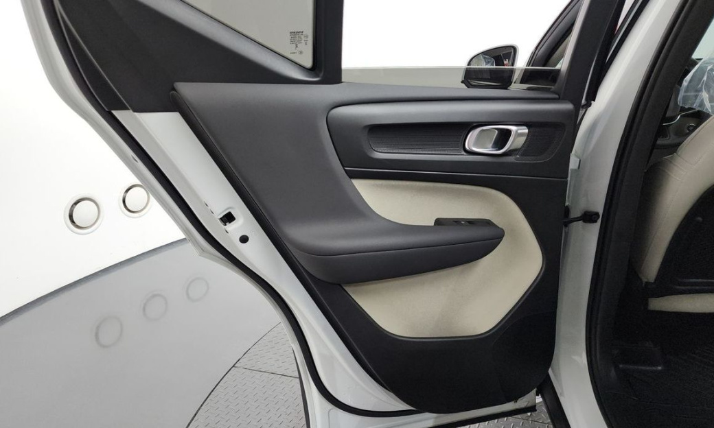 Volvo XC40 B4 Ultimate Bright, 2024