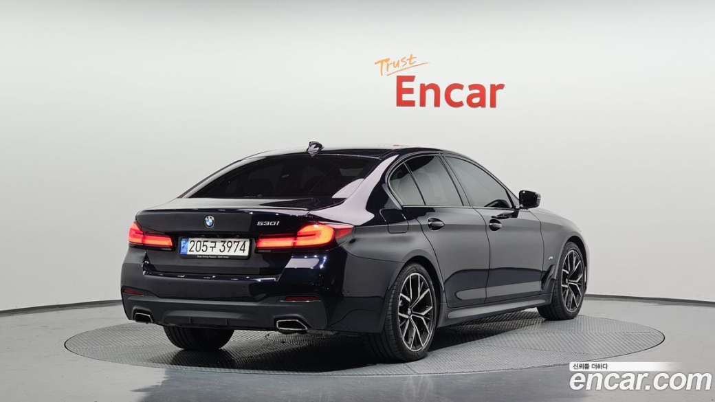 BMW 5-Series 530i M Sport Package, 2023