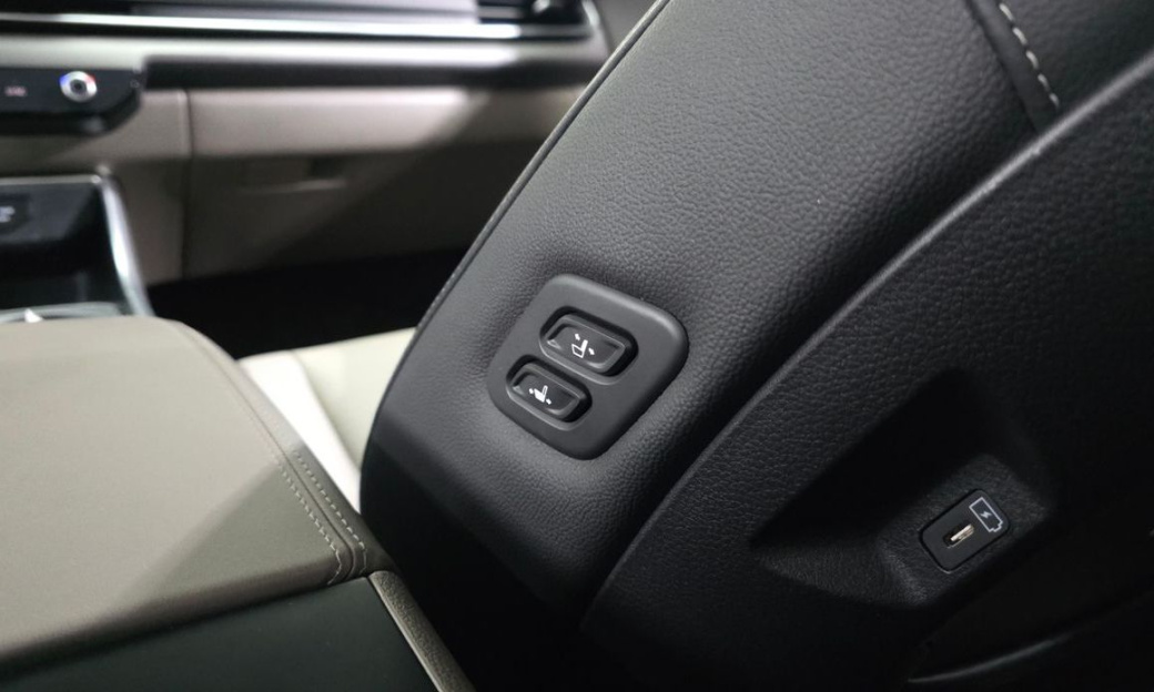 Kia Carnival 9-Seater Noblesse, 2025