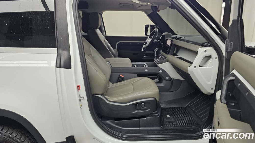 Land Rover Defender 90 D250 SE, 2023