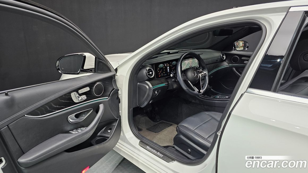 Mercedes-Benz E-Class E250 AMG Line, 2023