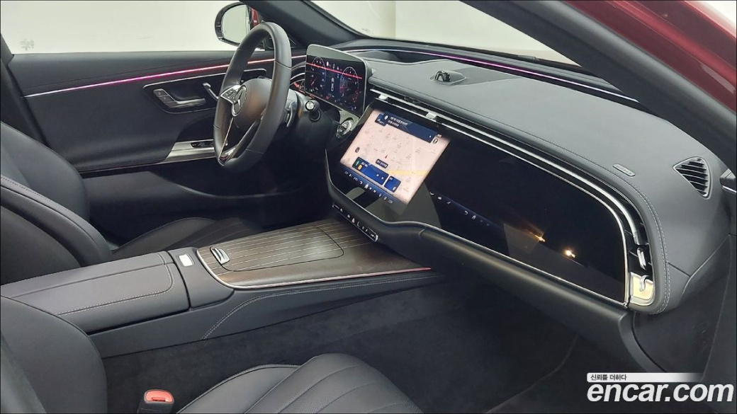 Mercedes-Benz E-Class E300 4MATIC Exclusive, 2025