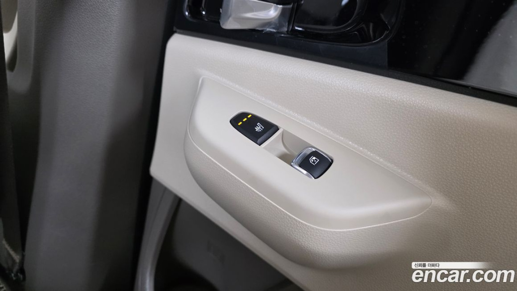 Kia Carnival 9-Seater Signature, 2025