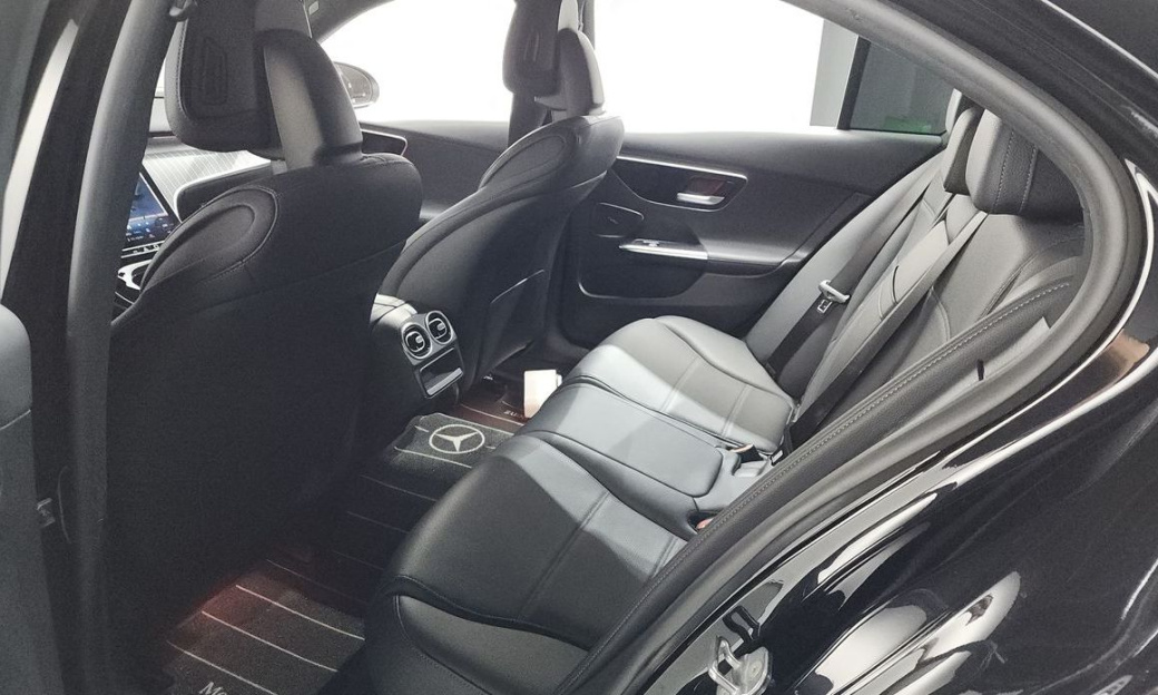 Mercedes-Benz C-Class C300 4MATIC Avantgarde, 2024