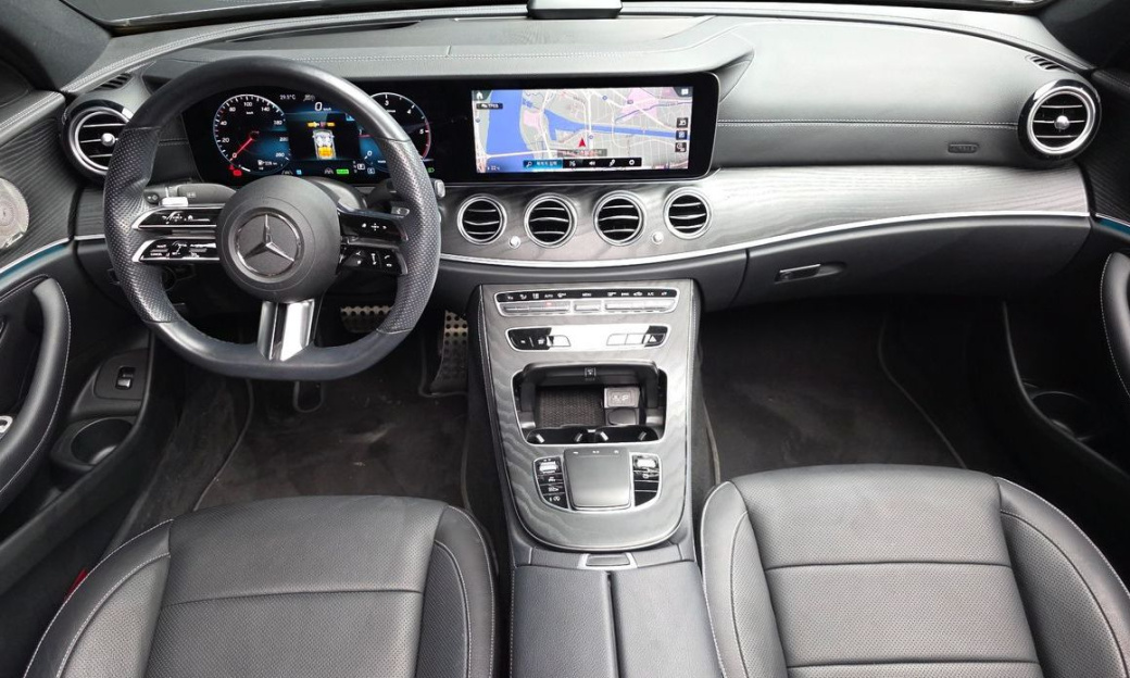 Mercedes-Benz E-Class E220d 4MATIC AMG Line, 2022