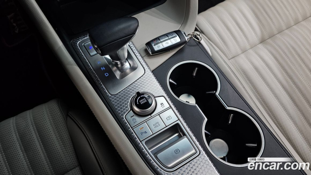 Genesis G70 Gasoline 2.0T 4WD, 2022