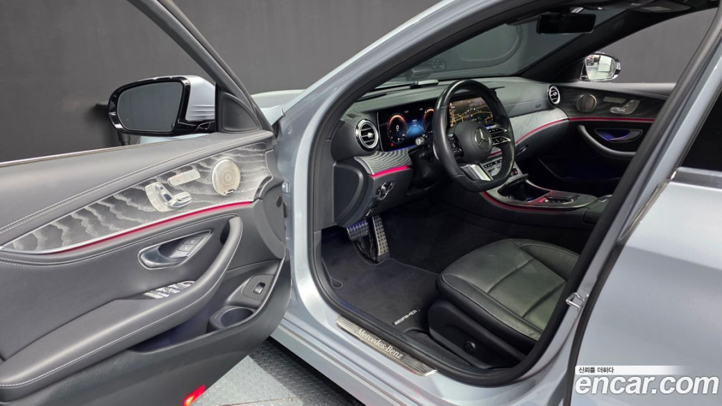 Mercedes-Benz E-Class E350 4MATIC AMG Line, 2022