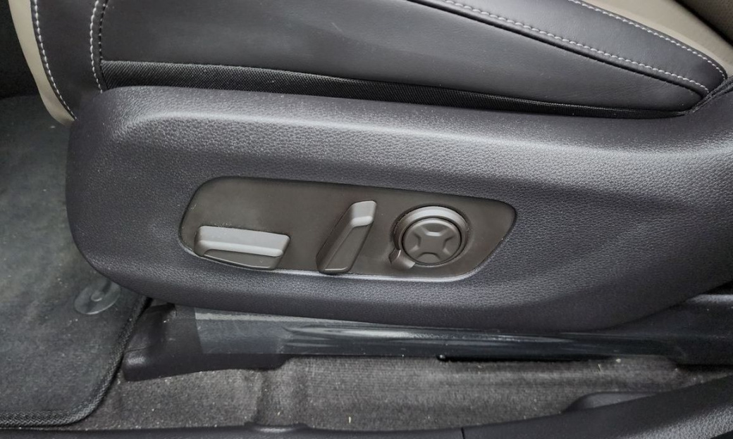 Kia Carnival 7-Seater Gravity, 2025