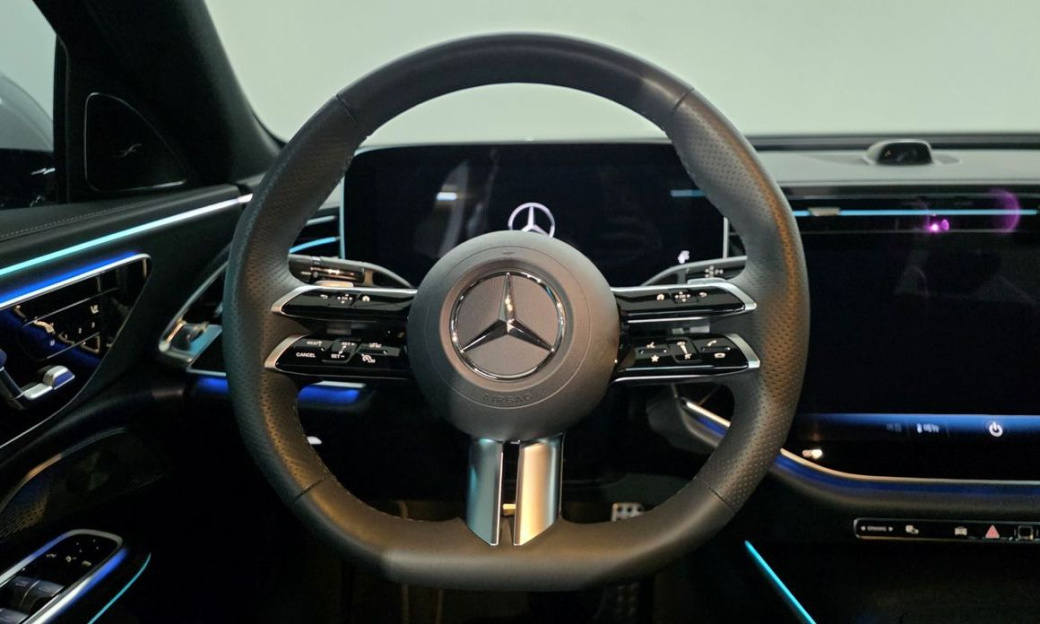 Mercedes-Benz E-Class E300 4MATIC AMG Line, 2025