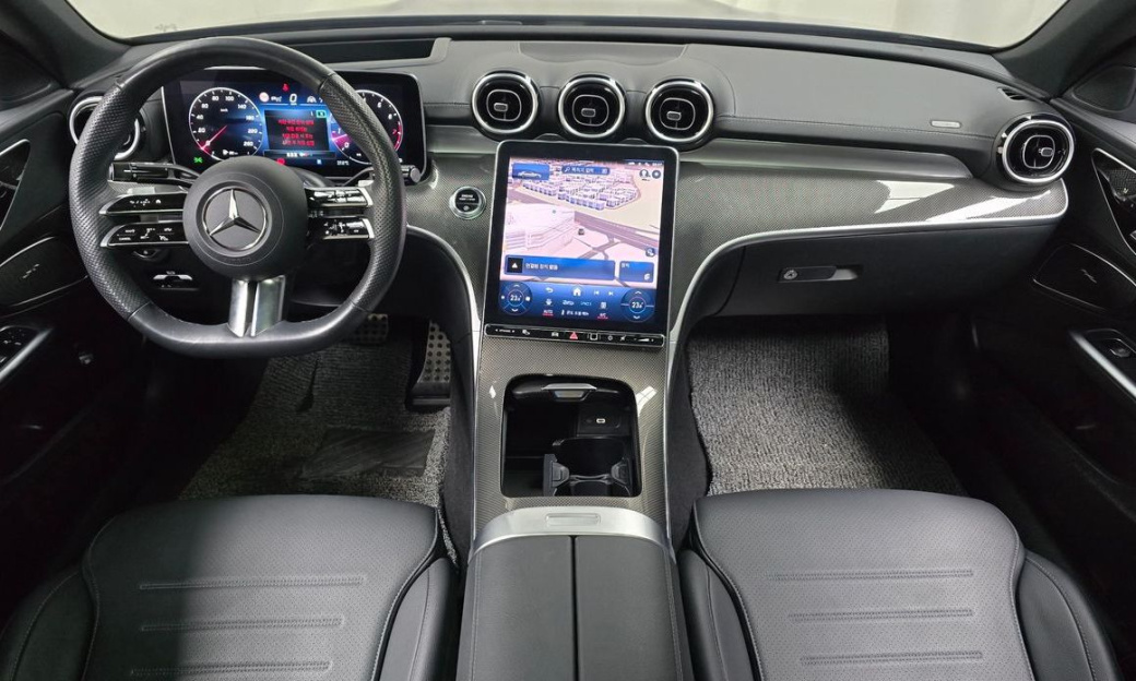Mercedes-Benz C-Class C300 4MATIC AMG Line, 2024
