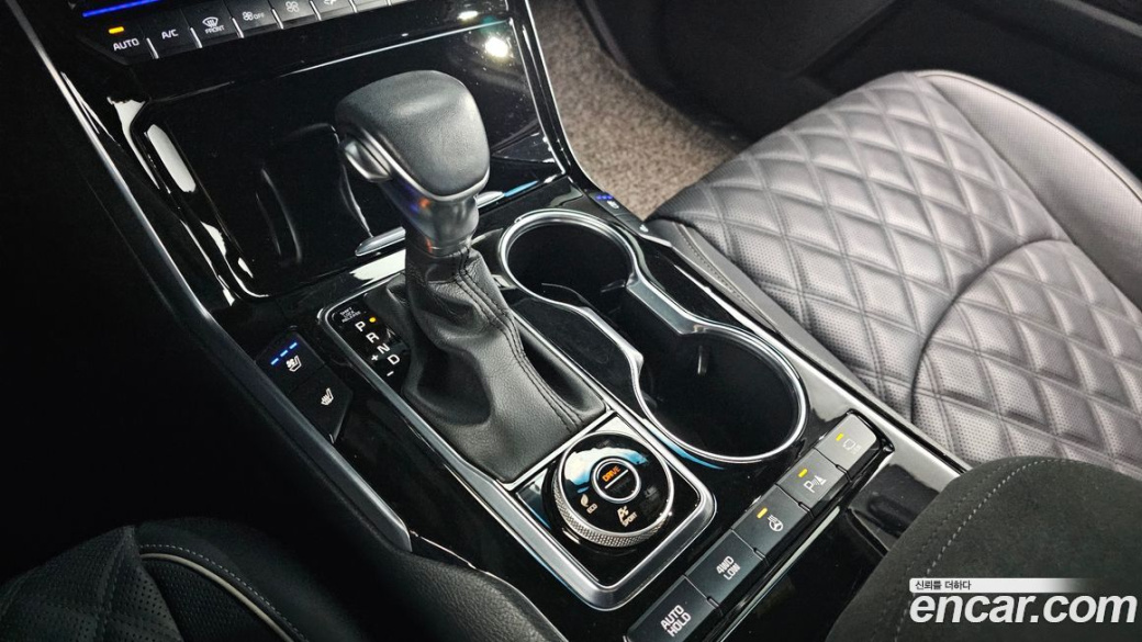 Kia Mohave Diesel 3.0 4WD 5-Seater, 2024