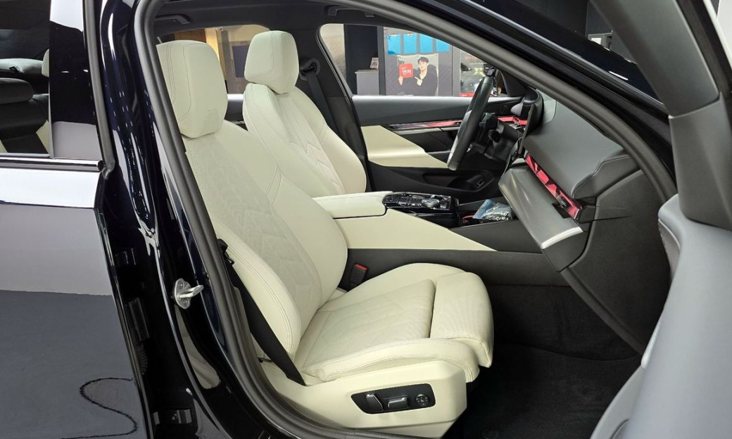 BMW 5-Series 520i M Sport, 2025