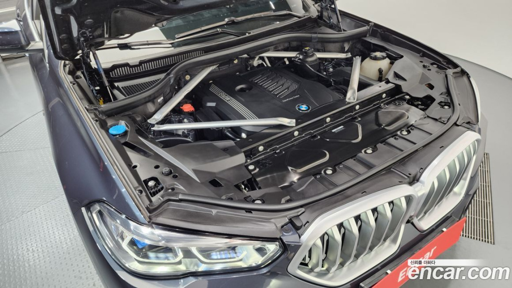 BMW X6 xDrive40i M Sport, 2022