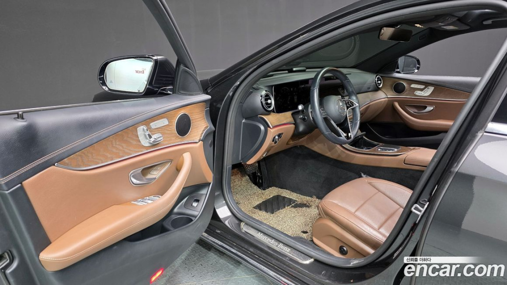 Mercedes-Benz E-Class E220d 4MATIC Exclusive, 2021