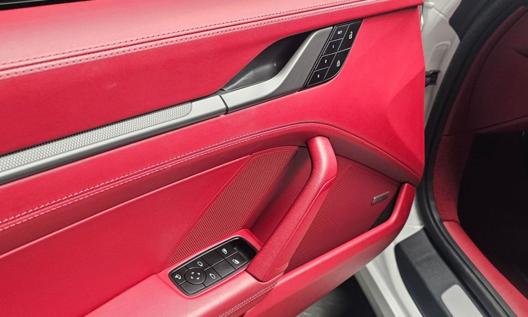 Porsche 911 Carrera 4, 2022