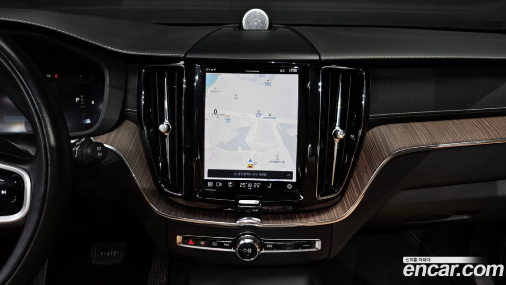 Volvo XC60 B6 Inscirtion, 2022