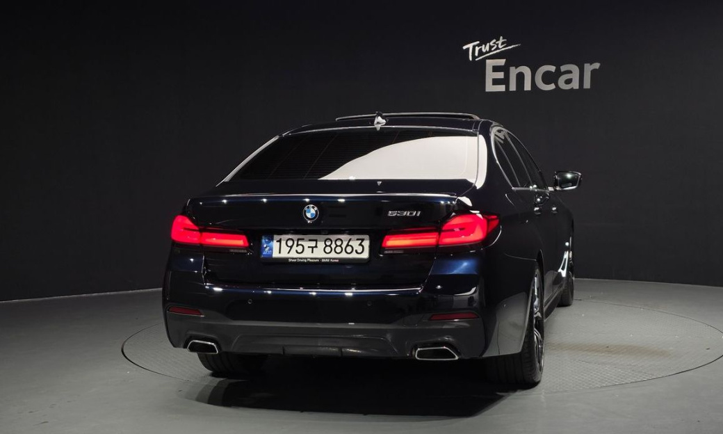 BMW 5-Series 530i M Sport Package, 2023