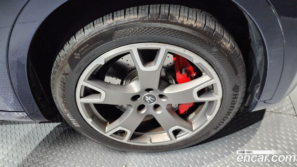 Maserati Levante 3.0 AWD Modena, 2022