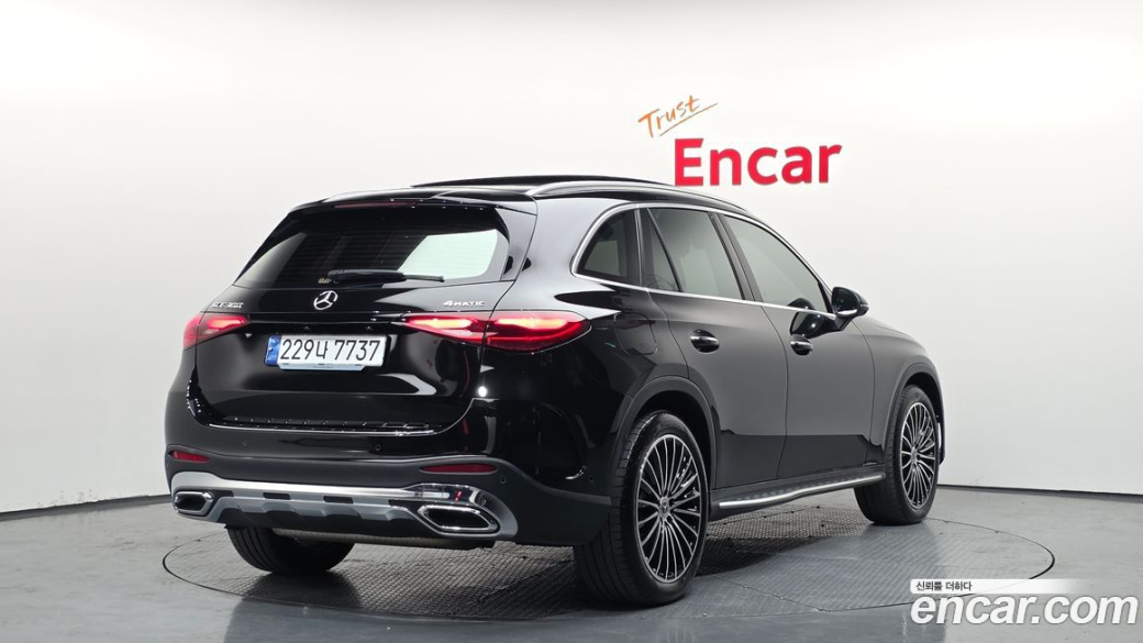 Mercedes-Benz GLC-Class GLC300 4MATIC AMG Line, 2023