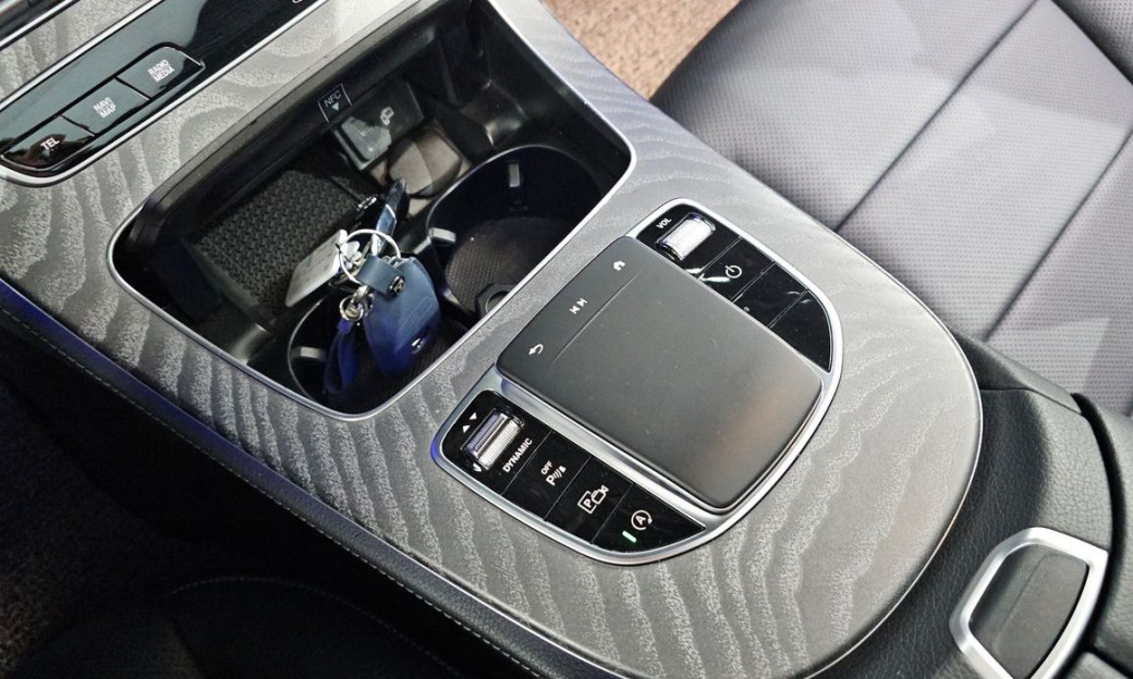 Mercedes-Benz E-Class E350 4MATIC Exclusive, 2023
