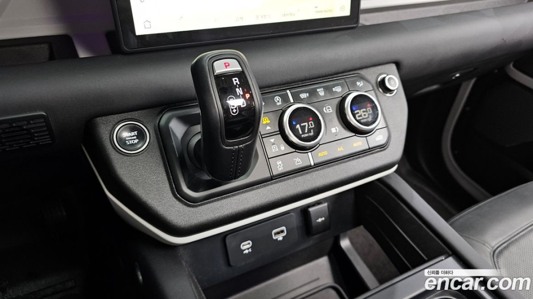 Land Rover Defender 110 D250 SE, 2024