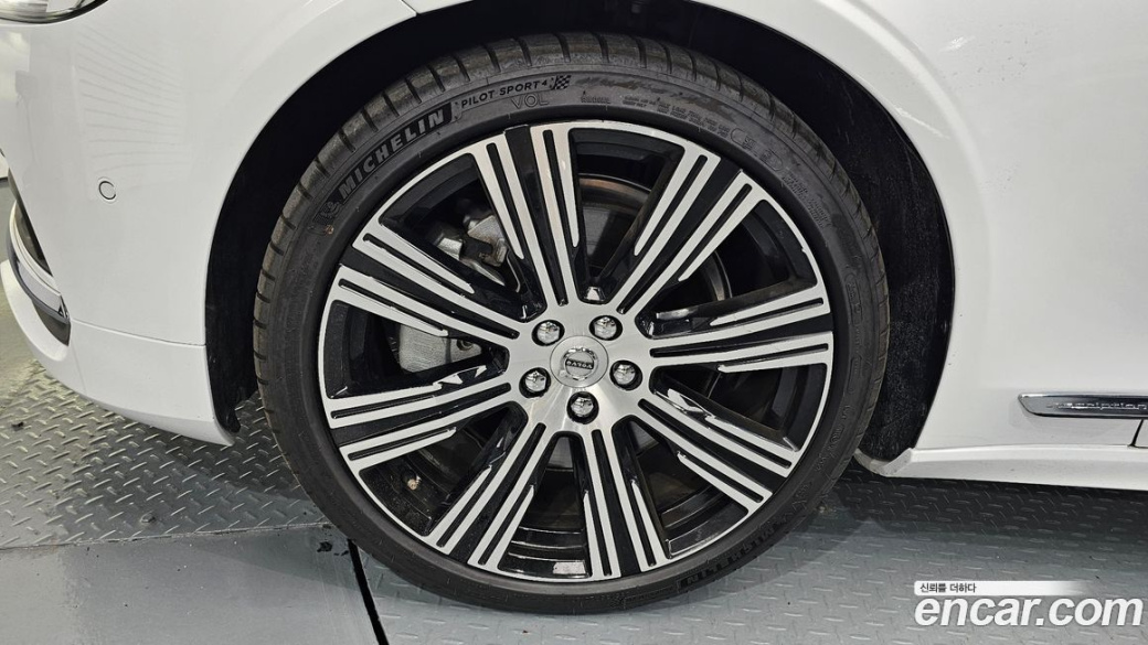 Volvo S90 B6 AWD Ultra Bright, 2025