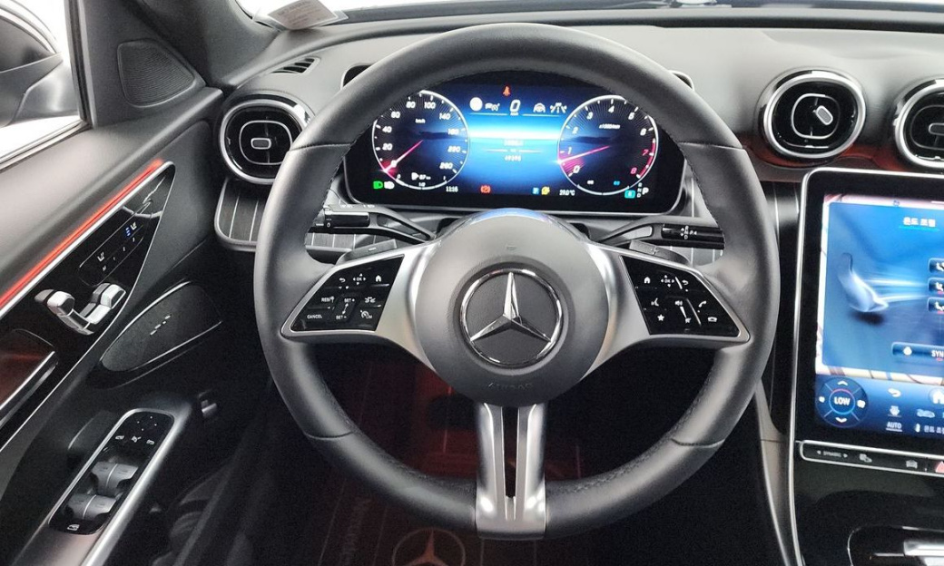 Mercedes-Benz C-Class C300 4MATIC Avantgarde, 2024