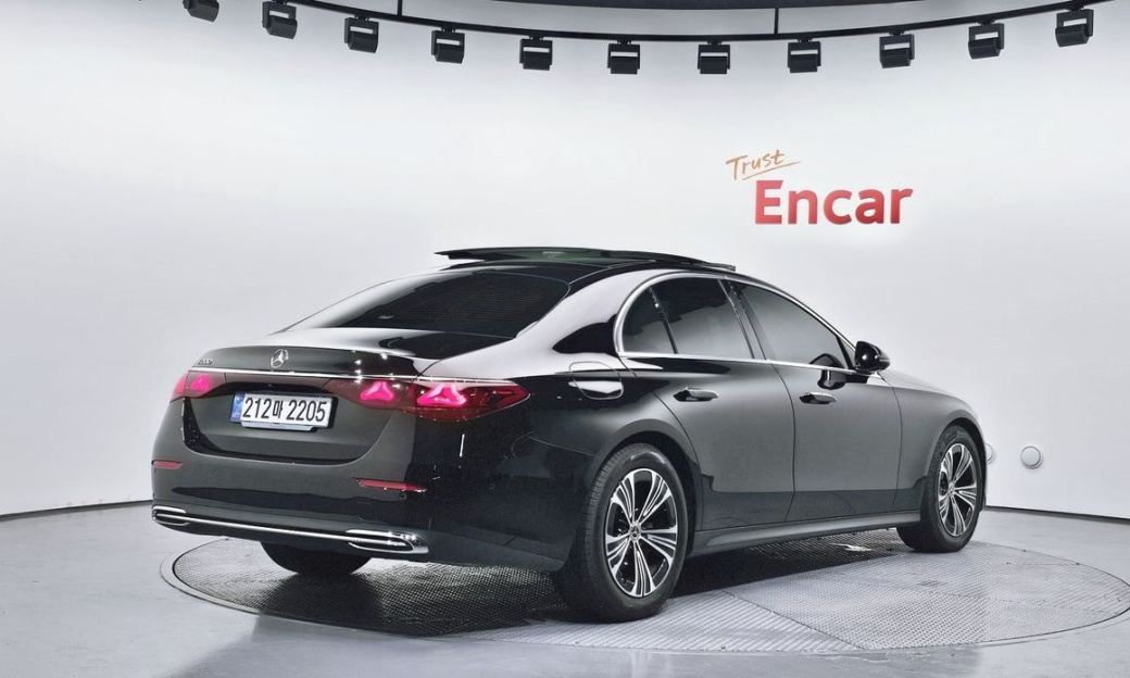 Mercedes-Benz E-Class E200 Avantgarde, 2024