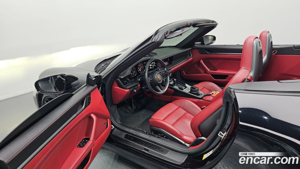 Porsche 911 Carrera 4 GTS Cabriolet, 2022
