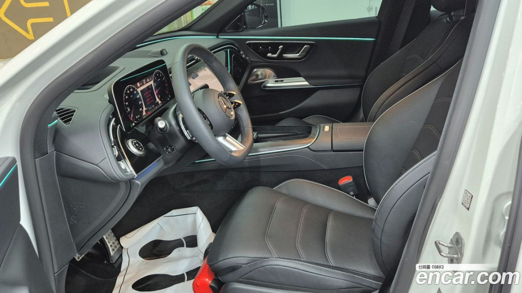 Mercedes-Benz E-Class E300 4MATIC AMG Line, 2025