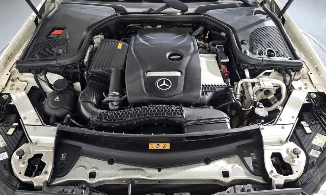Mercedes-Benz E-Class E250 AMG Line, 2023