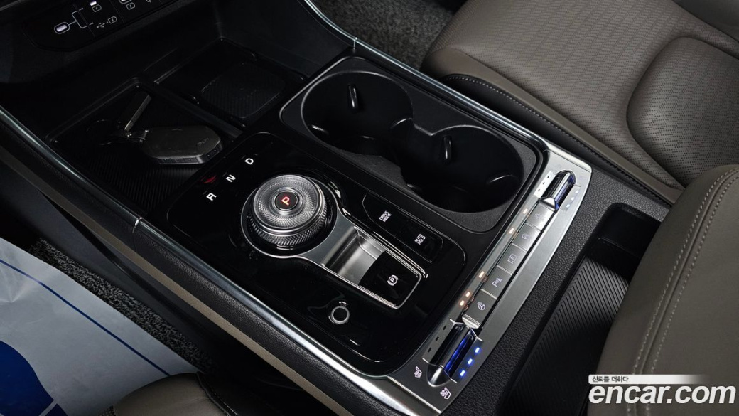 Kia Carnival 7-Seater Gravity, 2024