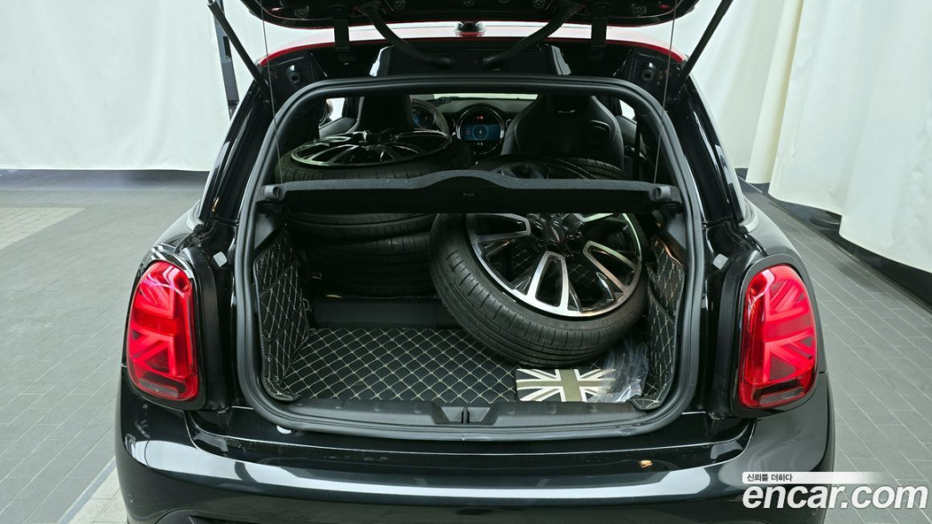 Mini Cooper JCW, 2023