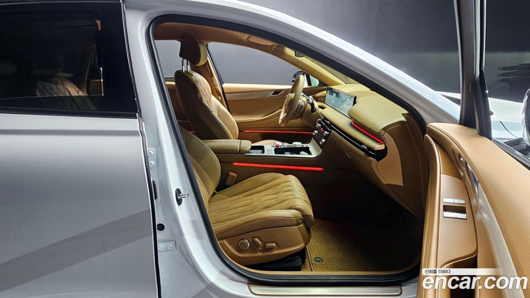 Genesis G80 Gasoline 2.5 Turbo 2WD, 2025