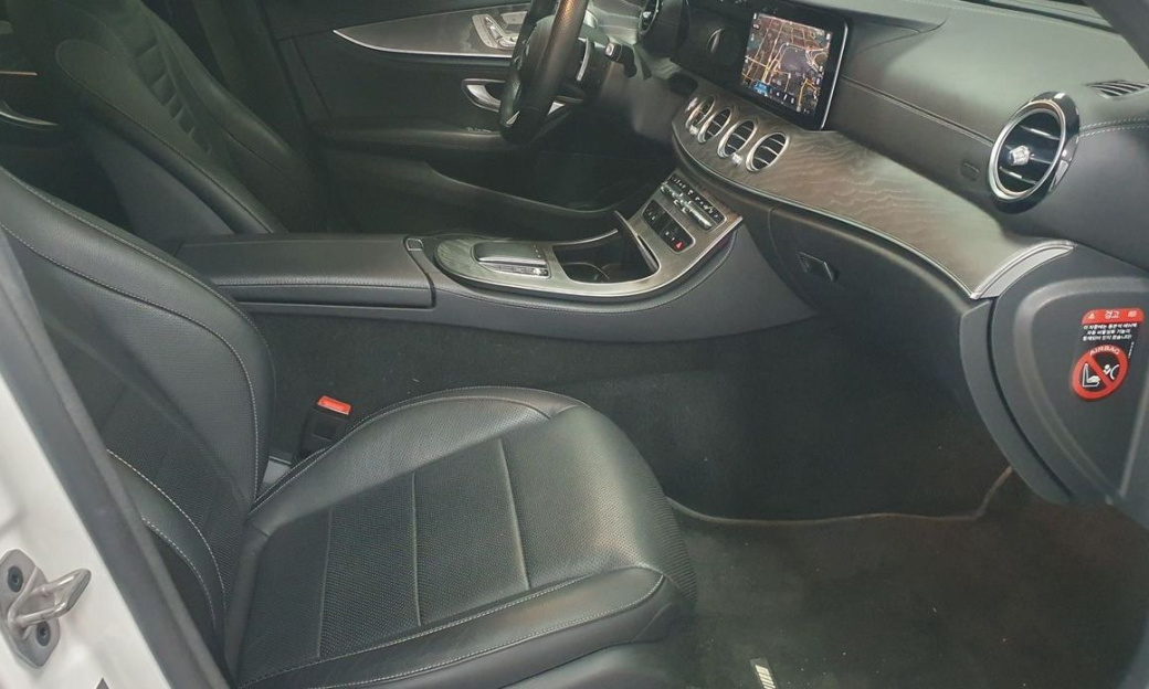 Mercedes-Benz E-Class E350 4MATIC AMG Line, 2022