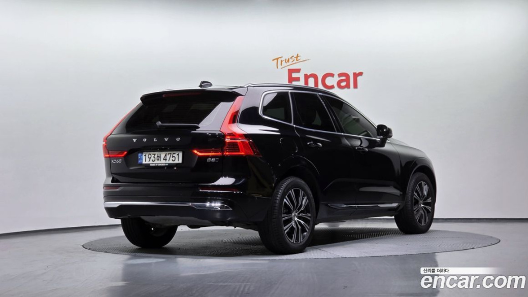 Volvo XC60 B5 Inscription, 2022