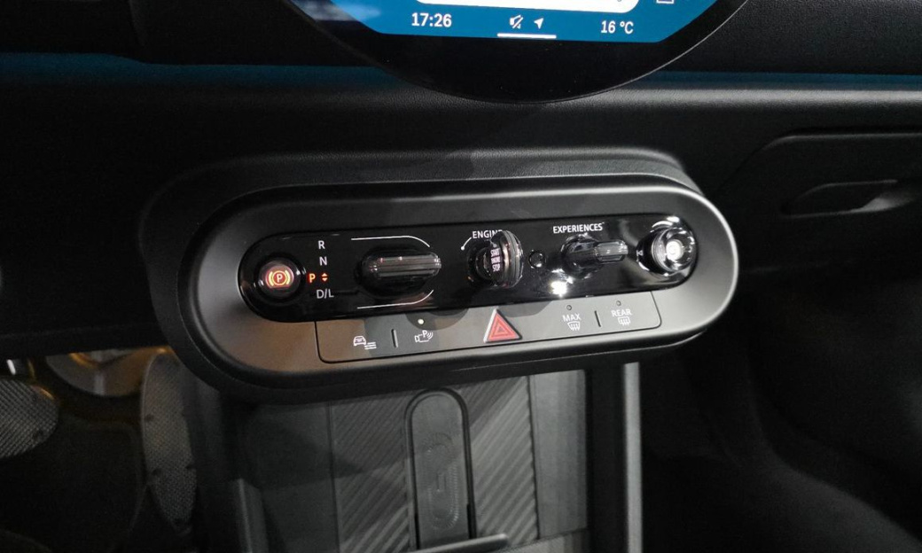 Mini Cooper 5Door Essential, 2025