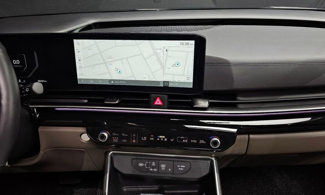 Kia Carnival 9-Seater Gravity, 2025
